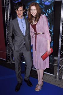 Karen Gillan feet photo thumbnail