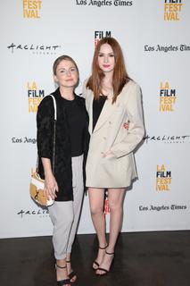 Karen Gillan feet photo thumbnail