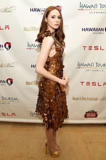 Karen Gillan feet photo thumbnail