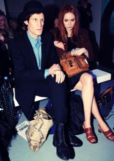 Karen Gillan feet photo thumbnail