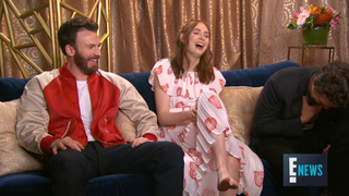 Karen Gillan feet photo thumbnail