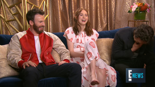 Karen Gillan feet photo thumbnail