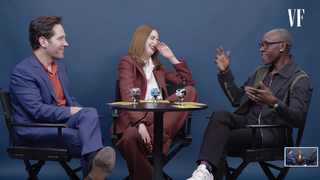 Karen Gillan feet photo thumbnail