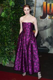 Karen Gillan feet photo thumbnail