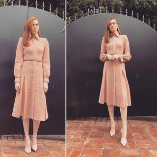 Karen Gillan feet photo thumbnail