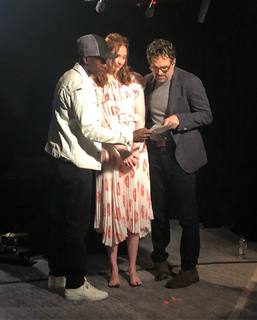 Karen Gillan feet photo thumbnail