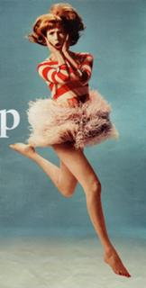 Karen Gillan feet photo thumbnail
