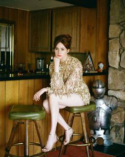 Karen Gillan feet photo thumbnail