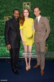 Karen Gillan feet photo thumbnail