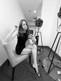 Karen Gillan feet photo 4