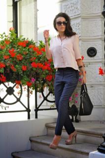 Karen Hassan feet photo 3