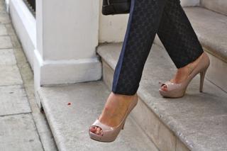 Karen Hassan feet photo 1