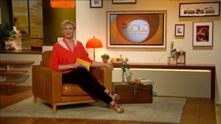 Karen Heinrichs feet photo thumbnail