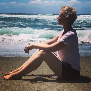 Karen Heinrichs feet photo thumbnail