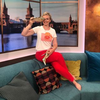 Karen Heinrichs feet photo thumbnail