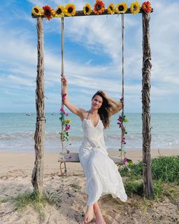 Karen Junqueira feet photo 7