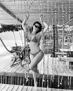 Karen Junqueira feet photo 3