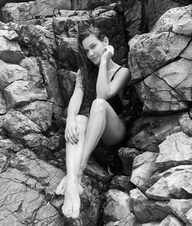 Karen Junqueira feet photo 11