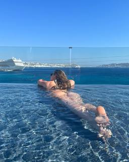 Karen Junqueira feet photo 2