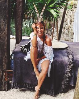 Karen Martínez feet photo 7