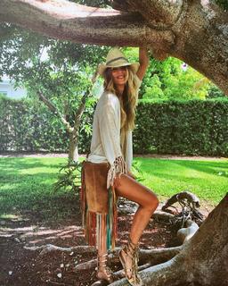 Karen Martínez feet photo 12