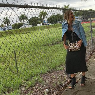Karen Martínez feet photo 17