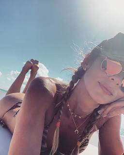 Karen Martínez feet photo 10