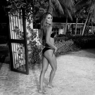 Karen Martínez feet photo 8