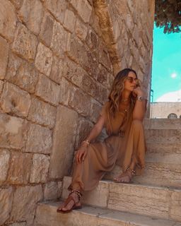 Karen Martínez feet photo 11