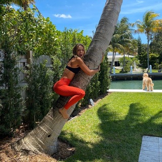 Karen Martínez feet photo 10