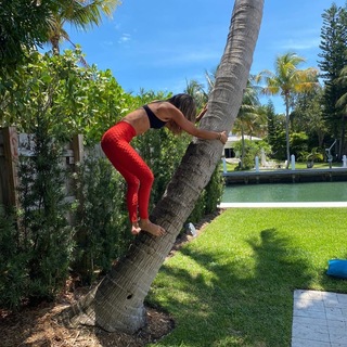 Karen Martínez feet photo 8