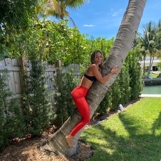Karen Martínez feet photo 7