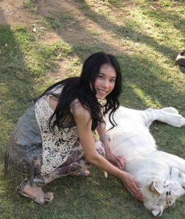 Karen Mok feet photo 15