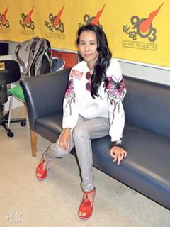 Karen Mok feet photo 20