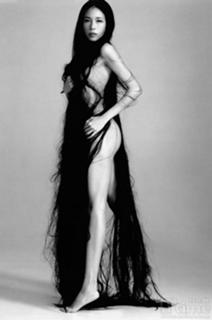 Karen Mok feet photo 3