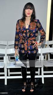 Karen O feet photo 2