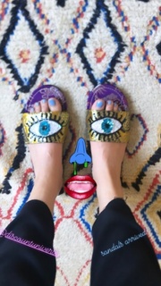 Karen O feet photo 9