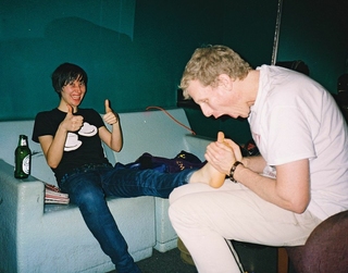 Karen O feet photo 7