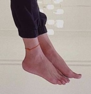 Karen Wazen feet photo 14
