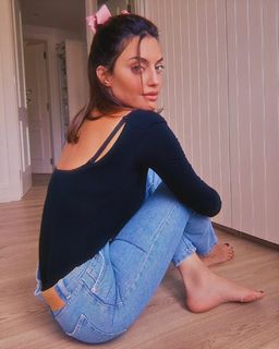 Karen Wazen feet photo 3