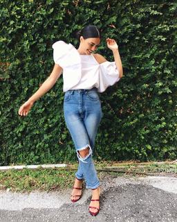 Karen Wazen feet photo 17