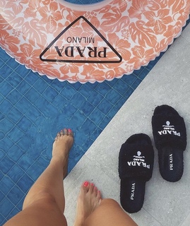 Karen Wazen feet photo 5