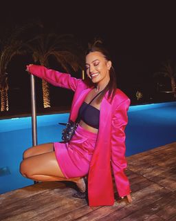 Karen Wazen feet photo 7
