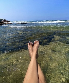 Karen Wazen feet photo 1