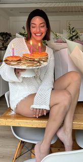 Karen Wazen feet photo 1