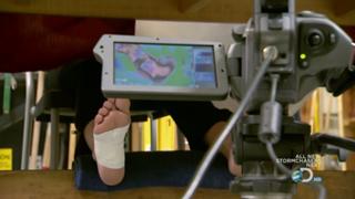 Kari Byron feet photo thumbnail