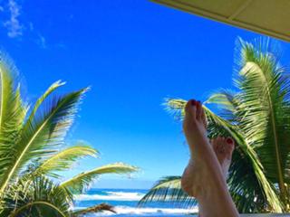 Kari Byron feet photo thumbnail