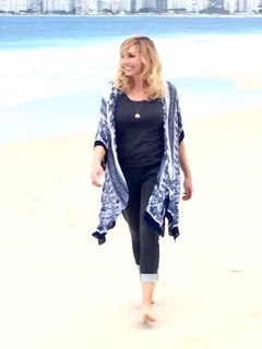 Kari Byron feet photo thumbnail