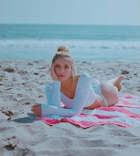 Kari Cassandra feet photo 16