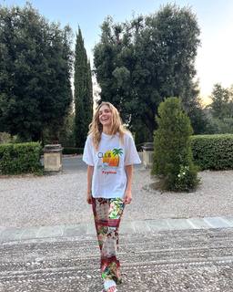 Kari Cassandra feet photo 6